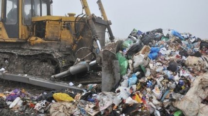 В Борисполь привезли львовский мусор