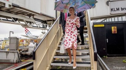 Оконфузилась: Иванка Трамп в узком платье посетила морпехов