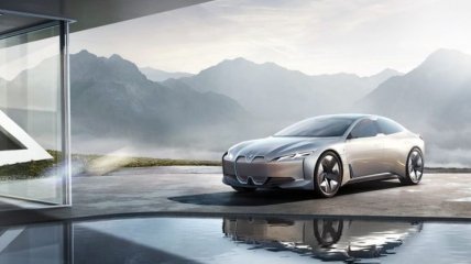 Во Франкфурте представлен электрический концепт BMW i Vision Dynamics