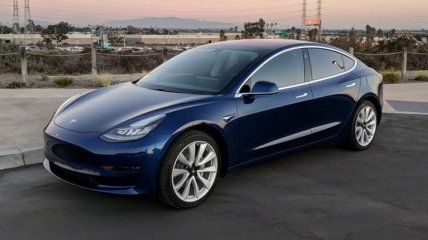 Илон Маск назвал сроки появления полноприводной Tesla Model 3