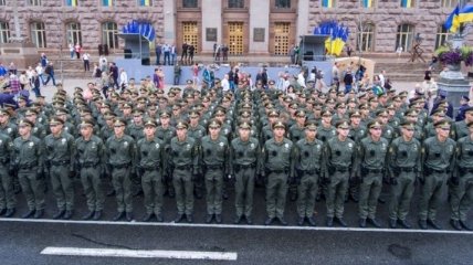 Порошенко: Украине чтобы выжить необходимо тратить на армию 5% ВВП