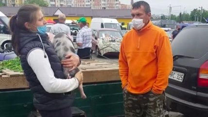 Пом'якшення карантину: у Рівному на один день відкрили ринок (Відео)