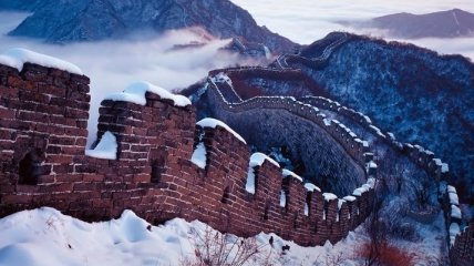 Великая Китайская стена превратилась в гигантскую горку: видео