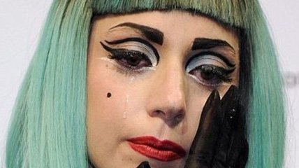 Леди Гага расплакалась во время интервью (Видео) 