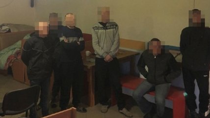 В Житомирской области в рабстве держали мужчин: отобрали документы и заставляли работать 