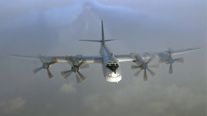 Ту-95 взлетели с авиабазы "Оленья"