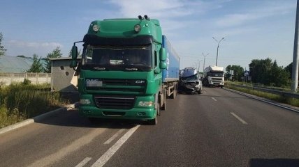 В Днепропетровской области микроавтобус со школьниками столкнулся с грузовиком