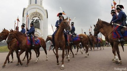 Участники конного похода встретились в Литве с  русской общиной