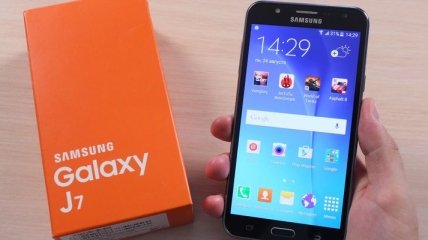 Смартфон Samsung Galaxy J7 появился на пресс-снимках