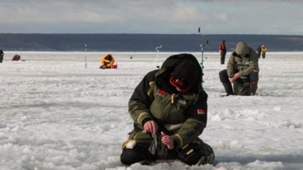 Укргидрометцентр предупреждает: на лед выходить опасно