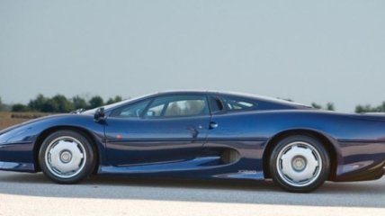 Раритетный 1992 Jaguar XJ220 ищет нового хозяина