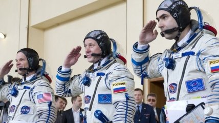"Союз" с 3-мя космонавтами на борту совершил посадку 