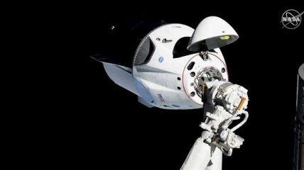 Космический корабль SpaceX Crew Dragon возвратится на Землю в августе