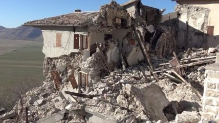 Землетрясение в Италии: без дома остались более 15 тысяч людей