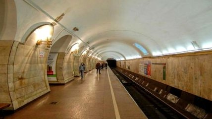 В метро на "Площади Льва Толстого" умер человек
