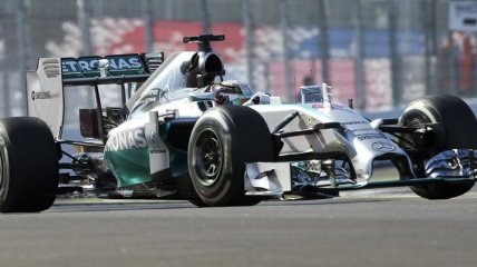 Формула-1. Льюис Хэмилтон выиграл квалификацию Гран-при Сочи