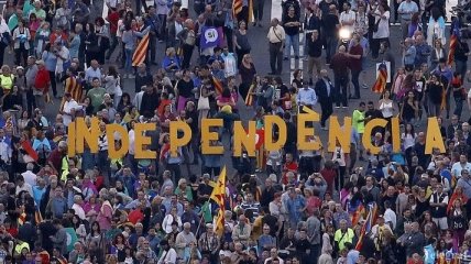 Испанский суд поместил под стражу лидеров сепаратистских организаций