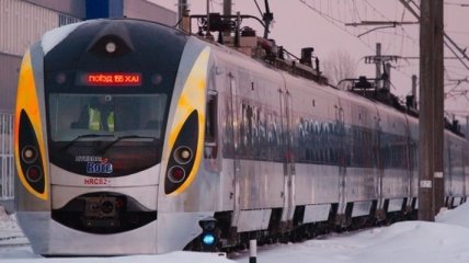 В апреле будут отправлять дополнительные поезда Hyundai на Харьков