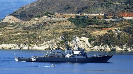 США вводят ракетный эсминец в Черное море
