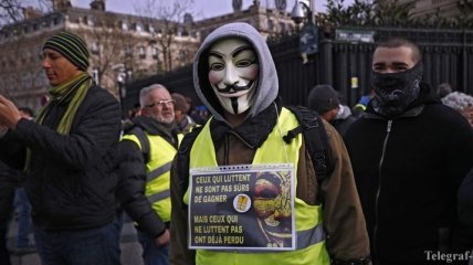 Протестующим во Франции запретили закрывать лицо