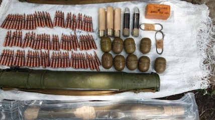 В Запорожье у мужчины обнаружили арсенал боеприпасов и оружия