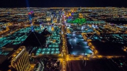 Приголомшливі аерознімки нічного Лас-Вегаса (Фото)