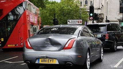 Авто Бориса Джонсона попало в аварию в центре Лондона 