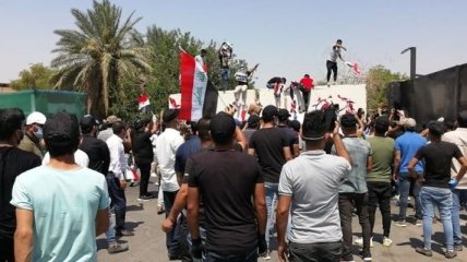 Протесты в Ираке: демонстранты пытались ворваться в "зеленую зону" Багдада (Видео)