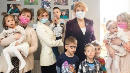 Елена Зеленская посетила дом для детей-сирот с инвалидностью