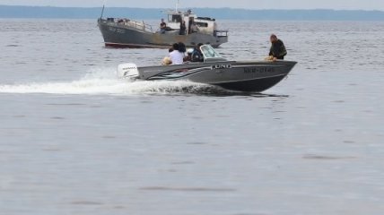 Баркас с рыбаками на борту пропал в Киевском водохранилище