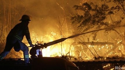 Природные пожары угрожают десяткам населенных пунктов на Балканах