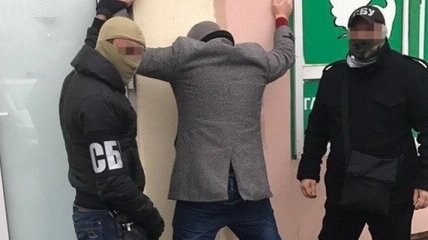 Киевский коммунальщик вымогал у застройщика 10 тысяч за "устранение недостатков"