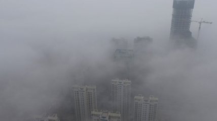 В Пекине введен "красный" уровень тревоги из-за сильного смога