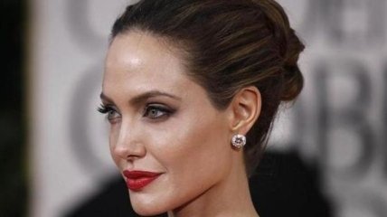 Анджелина Джоли скучает по своей матери Маршелин Бертран