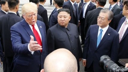 Трамп на встрече с Ким Чен Ыном заявил о создании групп переговорщиков