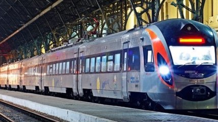 Скорый поезд Львов - Мукачево будет курсировать по воскресеньям