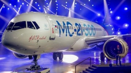 Санкции: Россия отложила запуск серийного производства самолета МС-21 
