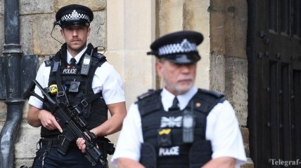Британская полиция сохранила в стране высокий уровень террористической угрозы