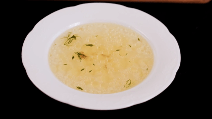 Прозорий бульйон — ідеальна основа для супів та соусів