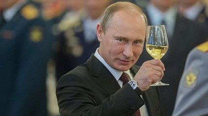 Юнкер поздравил Путина с переизбранием