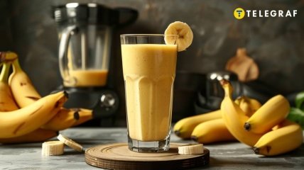 Банановий смузы - чудовий варіант сніданку (зображення створено за допомогою ШІ)