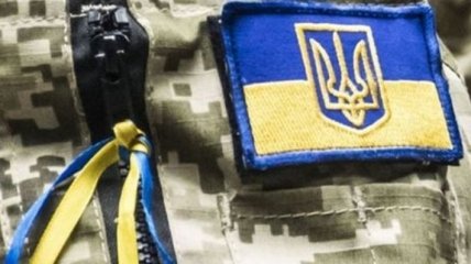 Продавцы сине-желтых лент избили воина АТО в центре Киева