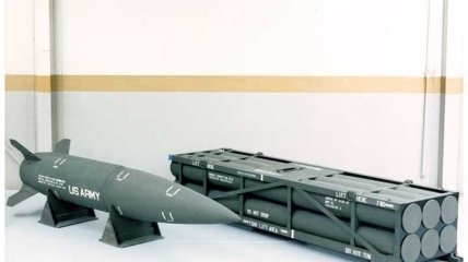 Озброєння HIMARS. Ракета ATACMS у порівнянні з блоком ракет MFOM