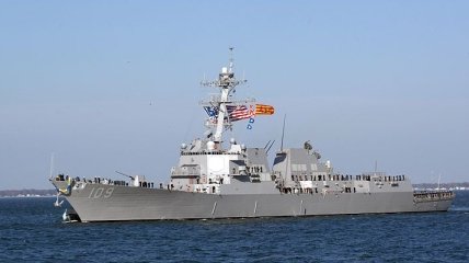 Американский эсминец принял участие в учениях в Черном море