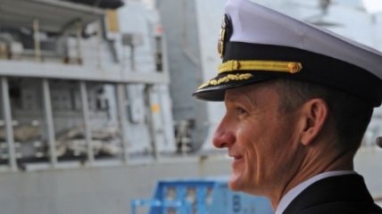 ВМС США освободили от должности капитана авианосца (Видео)