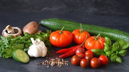 Овощи, зелень и специи