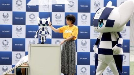 В Токио презентовали олимпийских роботов-талисманов