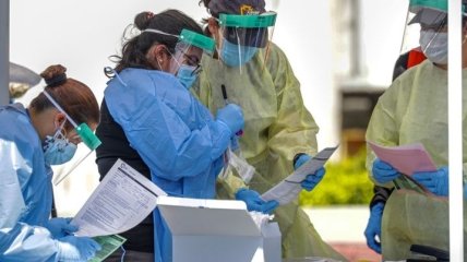 У США новий антирекорд - 77 тисяч хворих на COVID-19 за добу