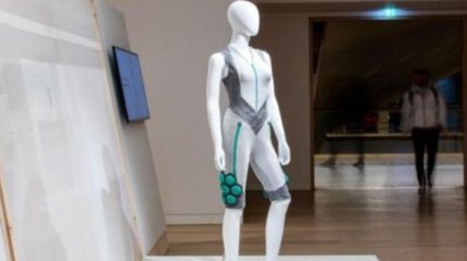 Изобретен костюм, который усиливает мышцы человека (Видео)