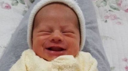 Пахучая тайна детской улыбки: уморительные снимки пукающих детей